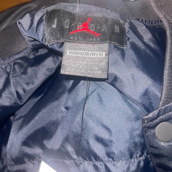 Jordan - WMNS Jordan Flight Renegade bomber Jacket in BLACK/GYM RED/WHITE size L - Picture 7 of 8